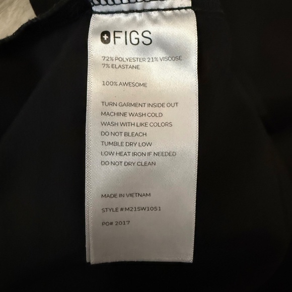 FIGS Women’s Black High Waisted Zamora Jogger & Casma two pocket Scrub top Small - Picture 13 of 13